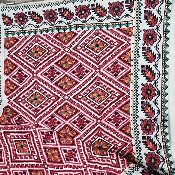 Glamorous embroidered shorts size L - Picture 2 of 5